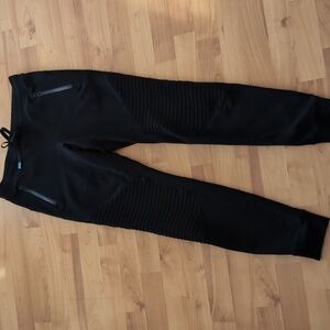NWOT Alo Black Yoga Sweatpants Urban Moto Workout Gym M